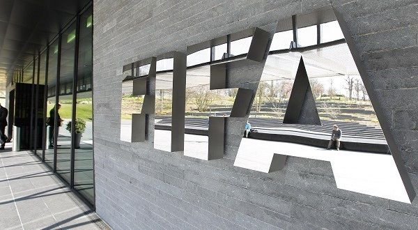 ФИФА впервые за 14 лет декларирует убытки