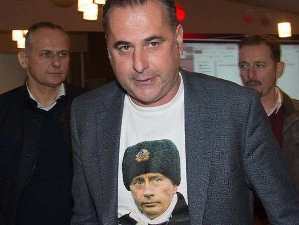 Божович пришел на праздник в футболке с изображением Путина