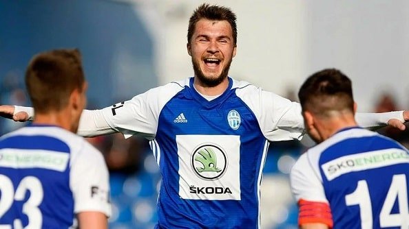 «Млада Болеслав» согласилась продать Комличенко в ЦСКА
