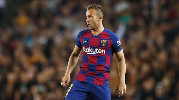 «Барселона» подтвердила переход Артура в «Ювентус» за € 72 млн